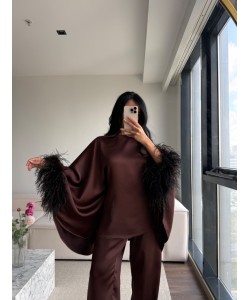 CHOCOLATE FEATHER TAKIM CHOCOLATE FEATHER TAKIM