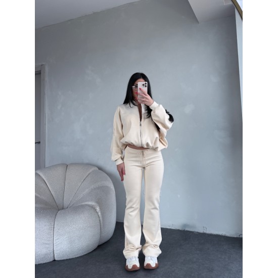 MARKA MODEL EŞOFMAN TAKIM BEJ