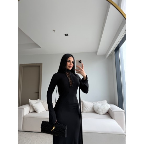 ÖZEL TASARIM KUŞGÖZÜ FULAR DETAYLI MAXİ ELBİSE