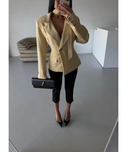 SiYAH ÇIMALI KAPRİ PANTOLON SiYAH ÇIMALI KAPRİ PANTOLON