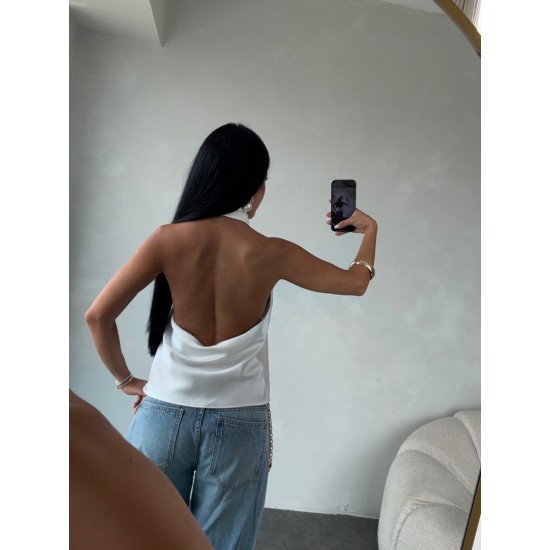 BEYAZ HALTER YAKA SATEN BLUZ