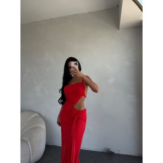 KIRMIZI ASİMETRİK KESİM TASARIM ELBİSE 