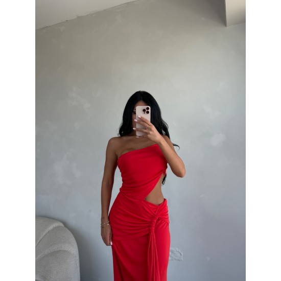 KIRMIZI ASİMETRİK KESİM TASARIM ELBİSE 