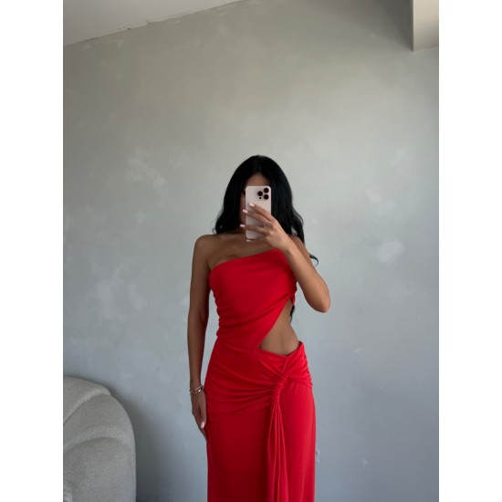 KIRMIZI ASİMETRİK KESİM TASARIM ELBİSE 