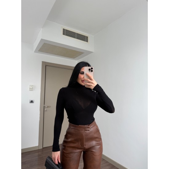 SİYAH DİK YAKA  HAFİF TRANSPARAN BODY 