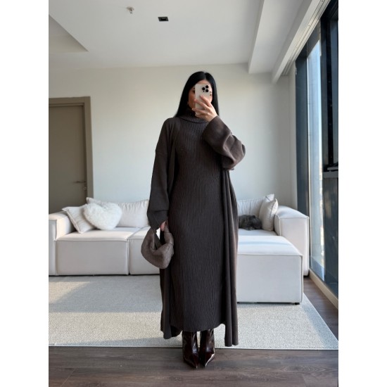 BOĞAZLI TRİKO ELBİSE HIRKA TAKIM KAHVE