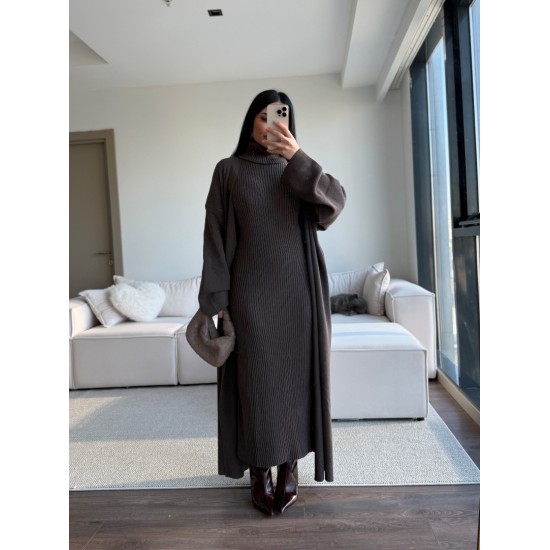 BOĞAZLI TRİKO ELBİSE HIRKA TAKIM KAHVE