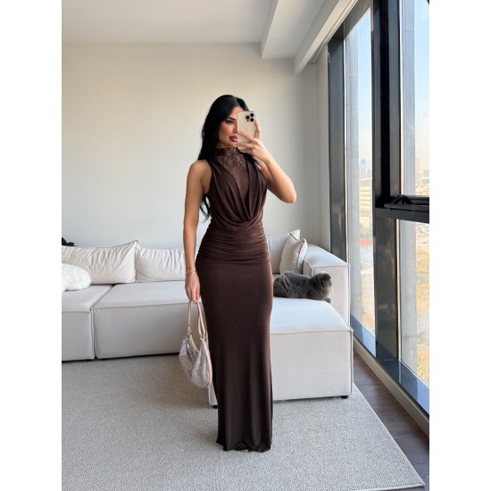 KAHVERENGİ GÜPÜR DETAY TASARIM ELBİSE 