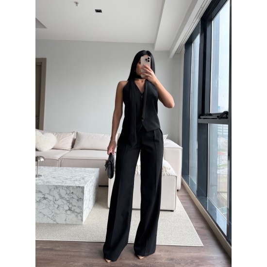 KRAVAT DETAY HALTER YAKA TAKIM SİYAH