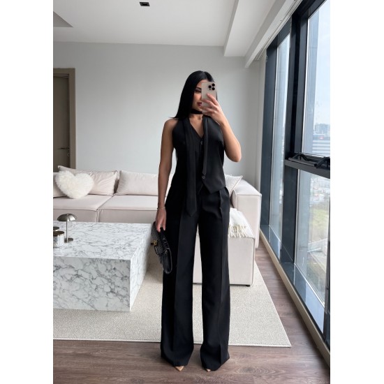 KRAVAT DETAY HALTER YAKA TAKIM SİYAH