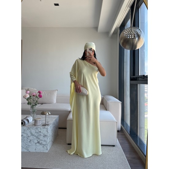 BANDANALI TEK KOL SATEN ELBİSE SARI