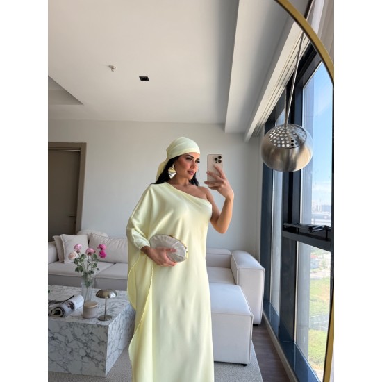 BANDANALI TEK KOL SATEN ELBİSE SARI