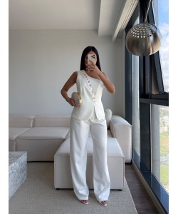 Beyaz Tek Omuz Gold Düğme Detaylı Takım