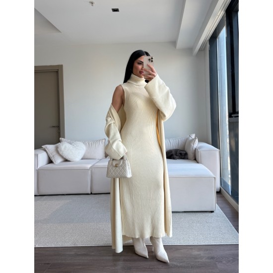 BOĞAZLI TRİKO HIRKA TAKIM KREM