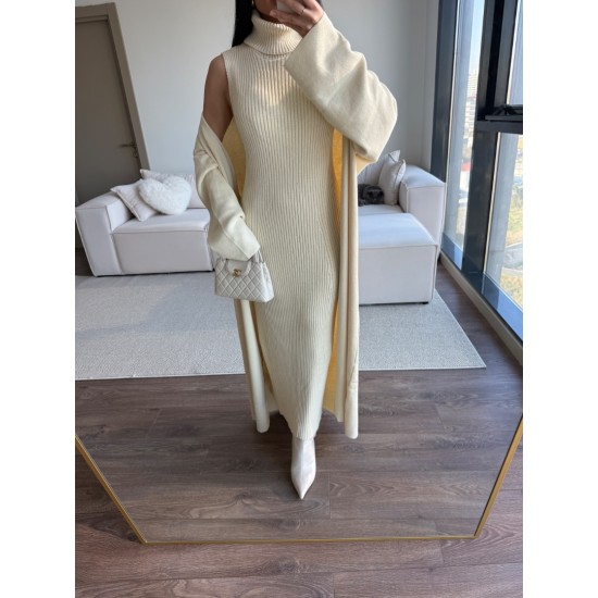 BOĞAZLI TRİKO HIRKA TAKIM KREM