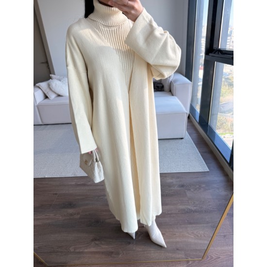 BOĞAZLI TRİKO HIRKA TAKIM KREM